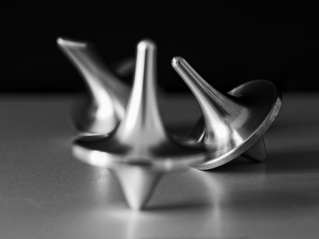 spinning tops from Al, Zr and Hu